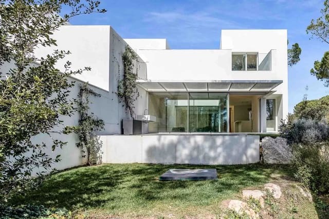 3 bedroom Apartment for sale in Caldes de Malavella with pool - € 1,590,000 (Ref: 9300311)