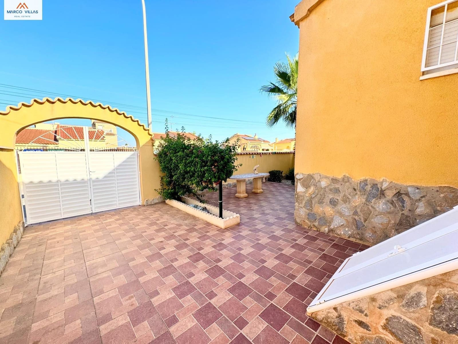 3 slaapkamer Villa te koop in San Fulgencio met zwembad garage - € 250.000 (Ref: 10025651)