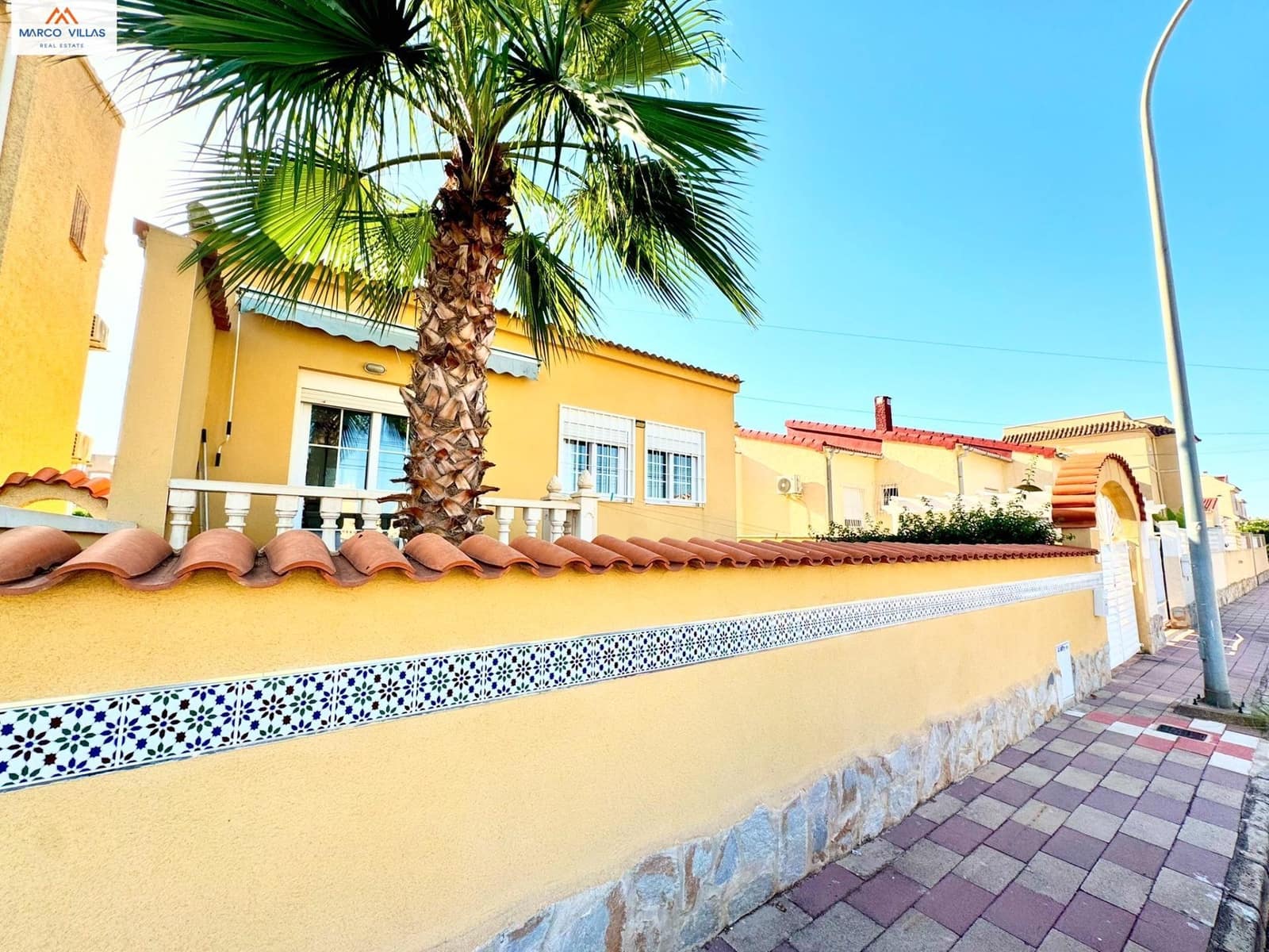 3 slaapkamer Villa te koop in San Fulgencio met zwembad garage - € 250.000 (Ref: 10025651)