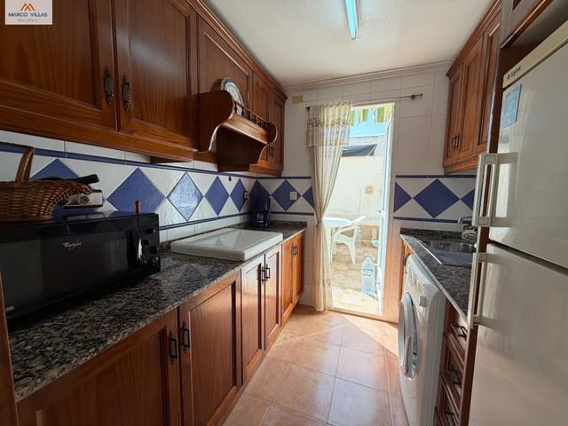 2 soveværelse Rækkehus til salg i Guardamar del Segura med swimmingpool - € 156.900 (Ref: 10032082)