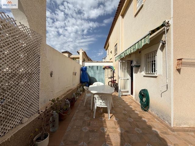 2 soveværelse Rækkehus til salg i Guardamar del Segura med swimmingpool - € 156.900 (Ref: 10032082)