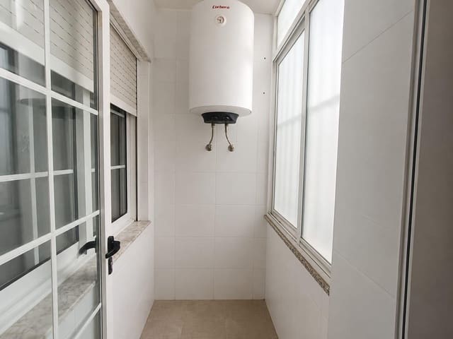 2 quarto Penthouse para venda em Puerto Deportivo, Torrevieja com garagem - 236 900 € (Ref: 10047351)