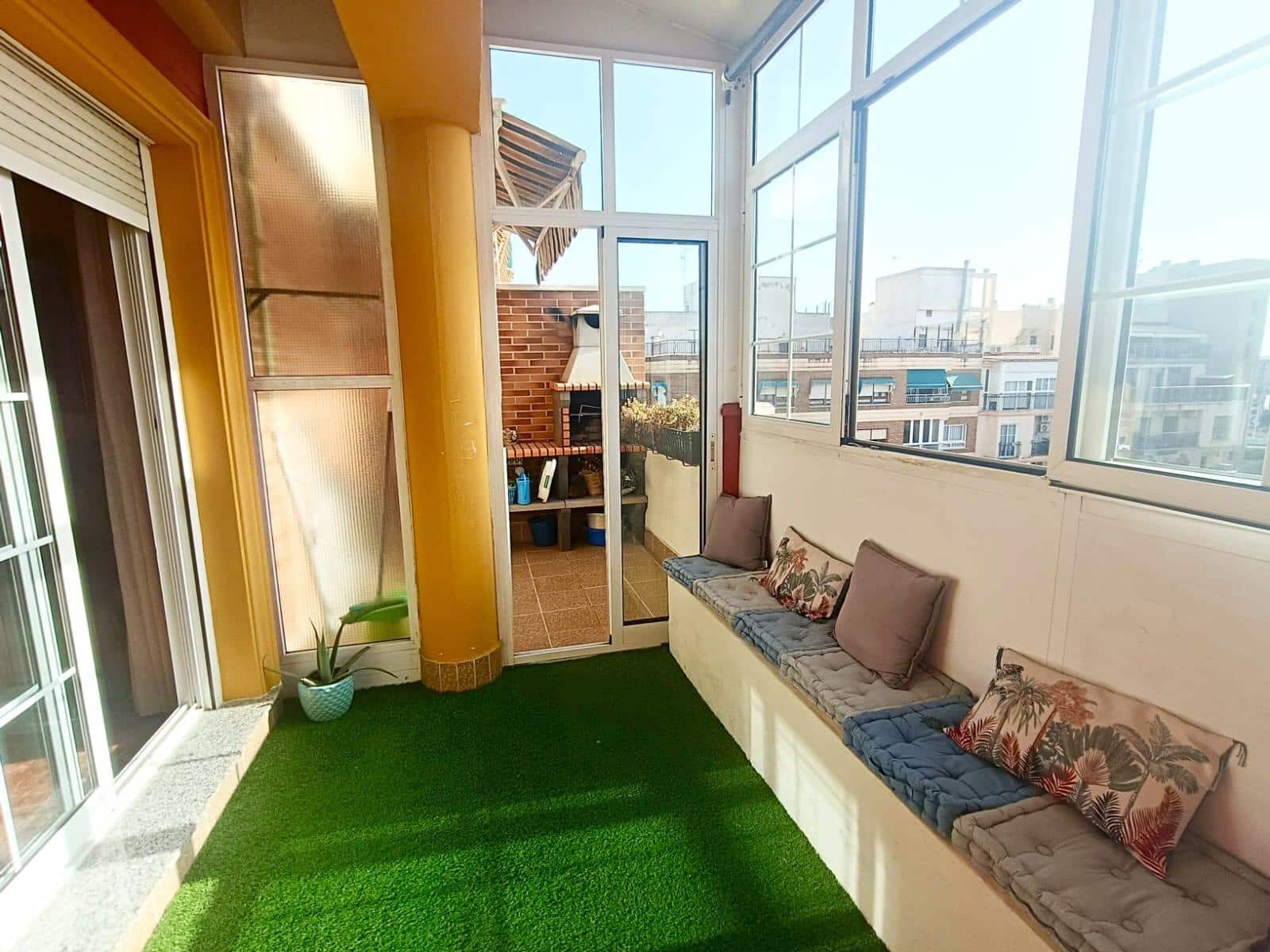 2 quarto Penthouse para venda em Torrevieja com garagem - 236 900 € (Ref: 10047351)