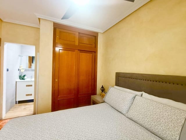 2 quarto Penthouse para venda em Puerto Deportivo, Torrevieja com garagem - 236 900 € (Ref: 10047351)