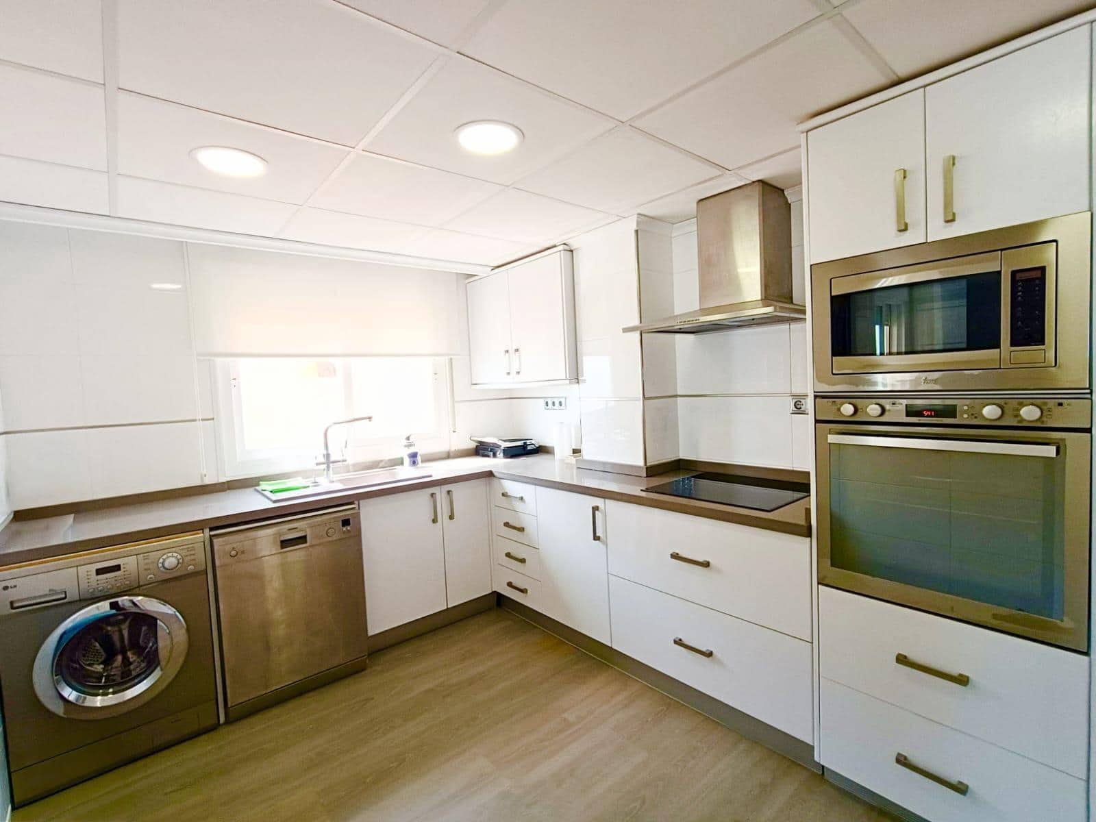 4 soveværelse Penthouse til salg i Guardamar del Segura med garage - € 598.900 (Ref: 10094715)