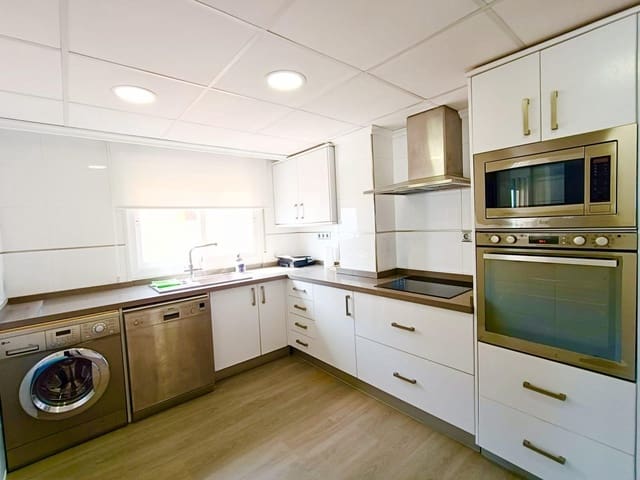 4 soveværelse Penthouse til salg i Guardamar del Segura med garage - € 598.900 (Ref: 10094715)