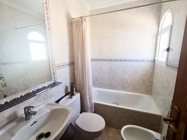 3 sypialnia Dom szeregowy na sprzedaż w Guardamar del Segura z basenem - 249 000 € (Ref: 10115901)