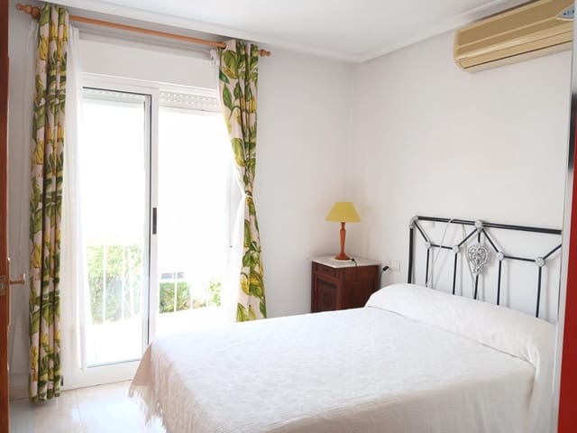 3 sovrum Radhus till salu i Guardamar del Segura med pool - 249 000 € (Ref: 10115901)