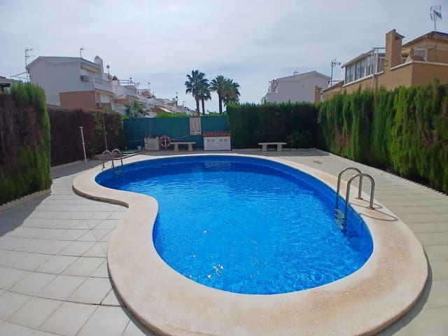 3 sovrum Radhus till salu i Guardamar del Segura med pool - 249 000 € (Ref: 10115901)
