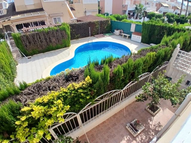 3 sovrum Radhus till salu i Guardamar del Segura med pool - 249 000 € (Ref: 10115901)