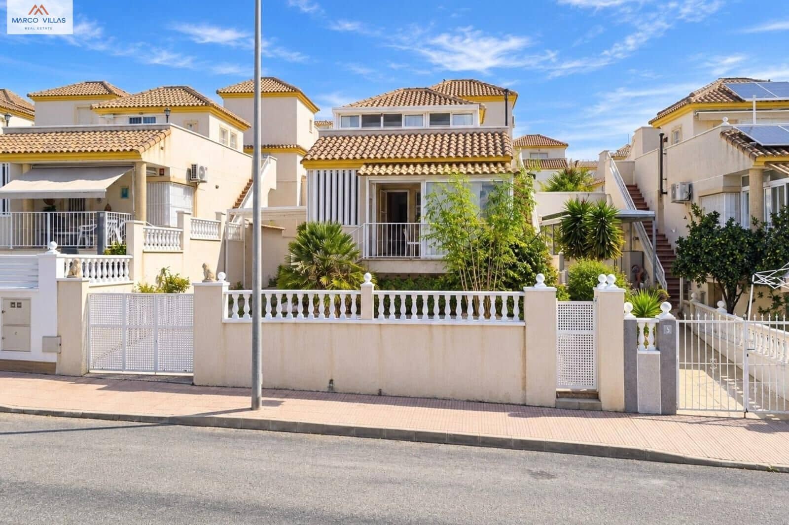 3 bedroom Villa for sale in San Fulgencio with pool - € 239,000 (Ref: 10147158)