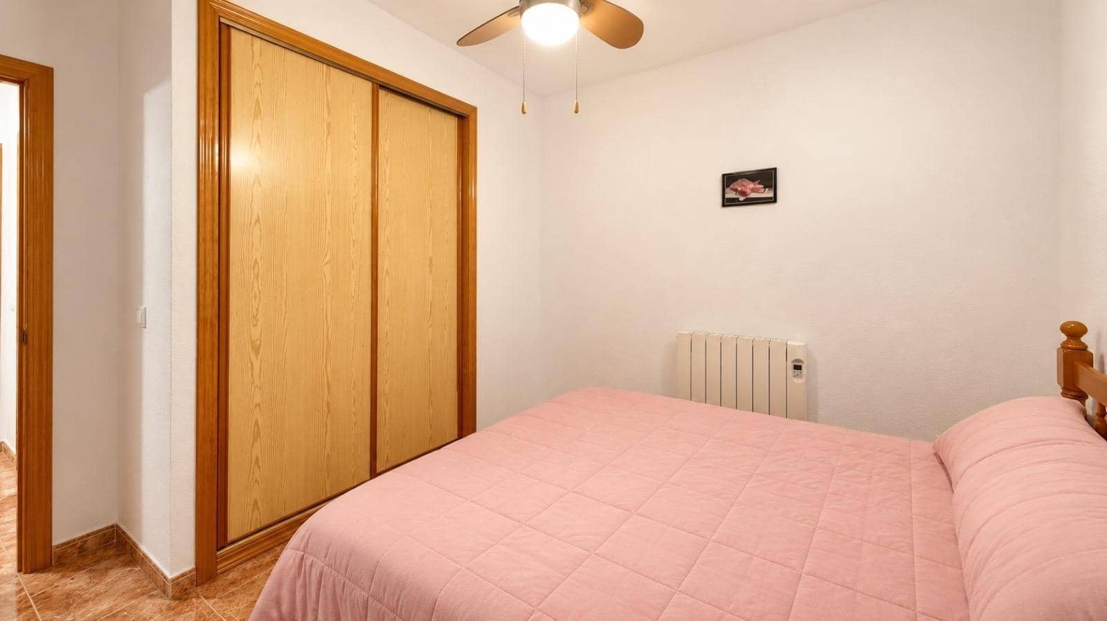 2 bedroom Flat for sale in Torrevieja with pool - € 140,000 (Ref: 10165071)