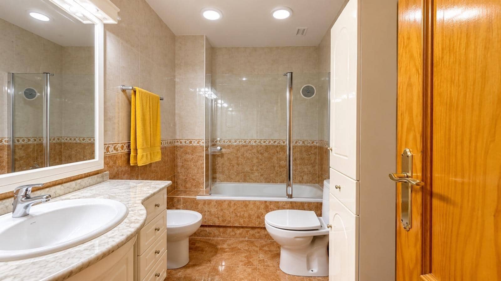 2 bedroom Flat for sale in Torrevieja with pool - € 140,000 (Ref: 10165071)