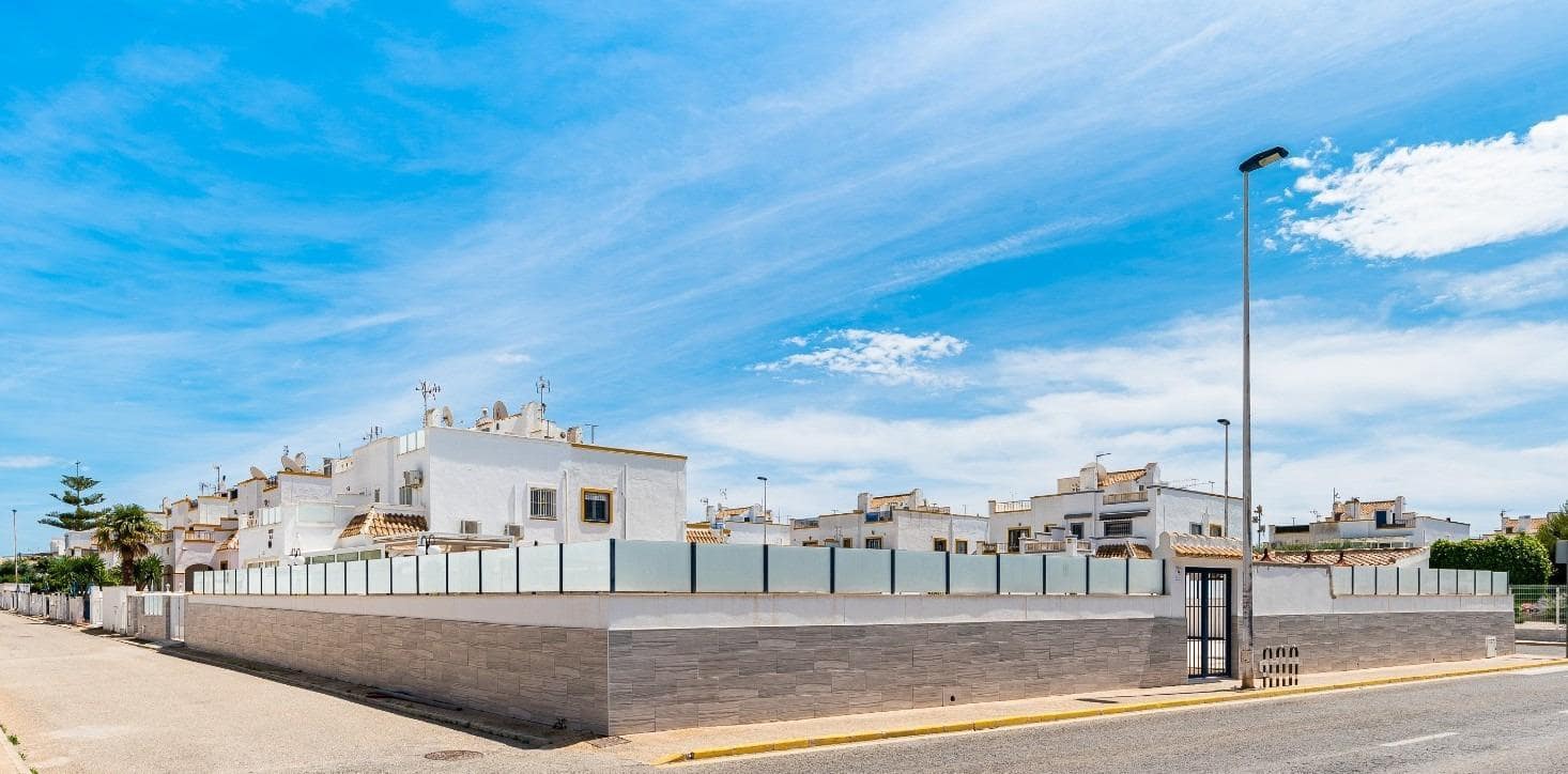 4 soveværelse Villa til salg i Torrevieja med swimmingpool - € 269.000 (Ref: 10168473)