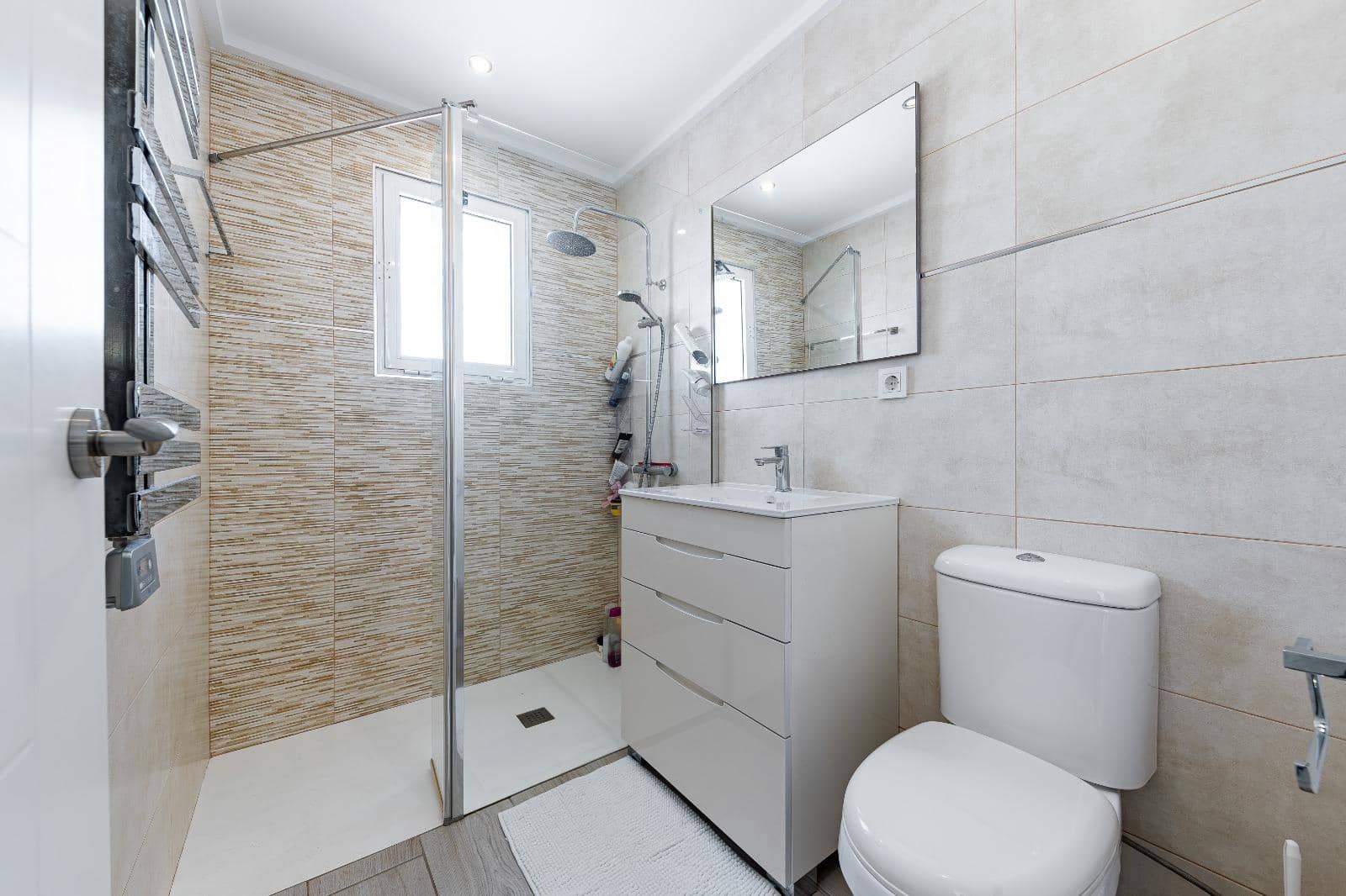 4 soveværelse Villa til salg i Torrevieja med swimmingpool - € 269.000 (Ref: 10168473)