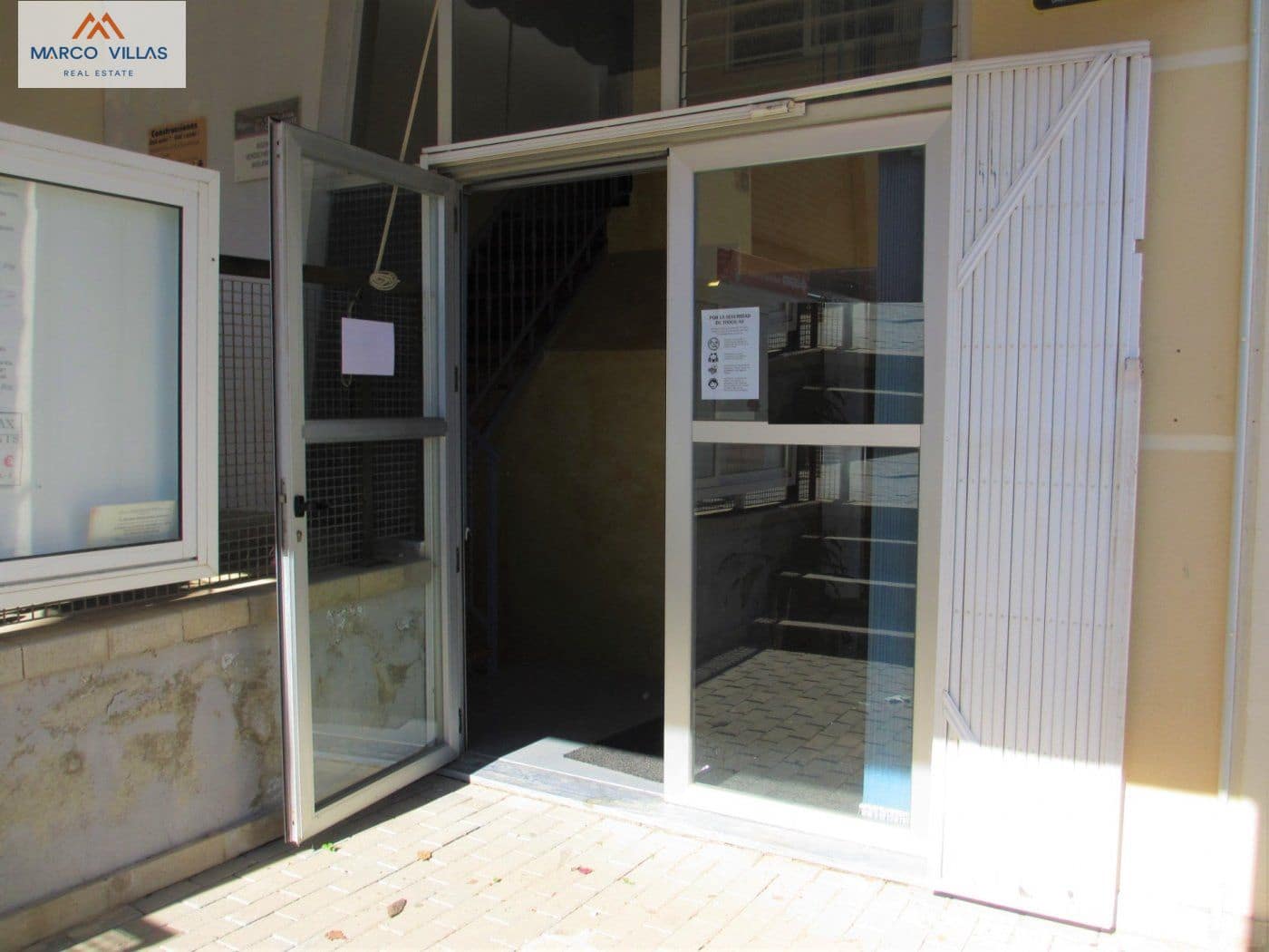 Commercial for sale in San Fulgencio - € 119,000 (Ref: 6164222)