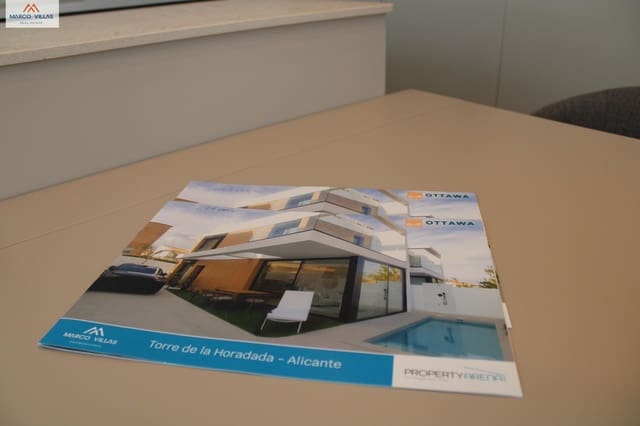 3 soverom Villa til salgs i Torre de la Horadada, Pilar de la Horadada med svømmebasseng garasje - € 628 000 (Ref: 6475809)