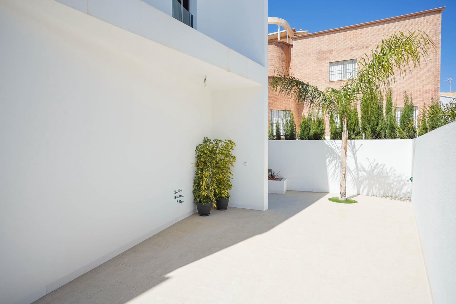 3 bedroom Villa for sale in Torre de la Horadada with pool garage - € 589,000 (Ref: 6475809)