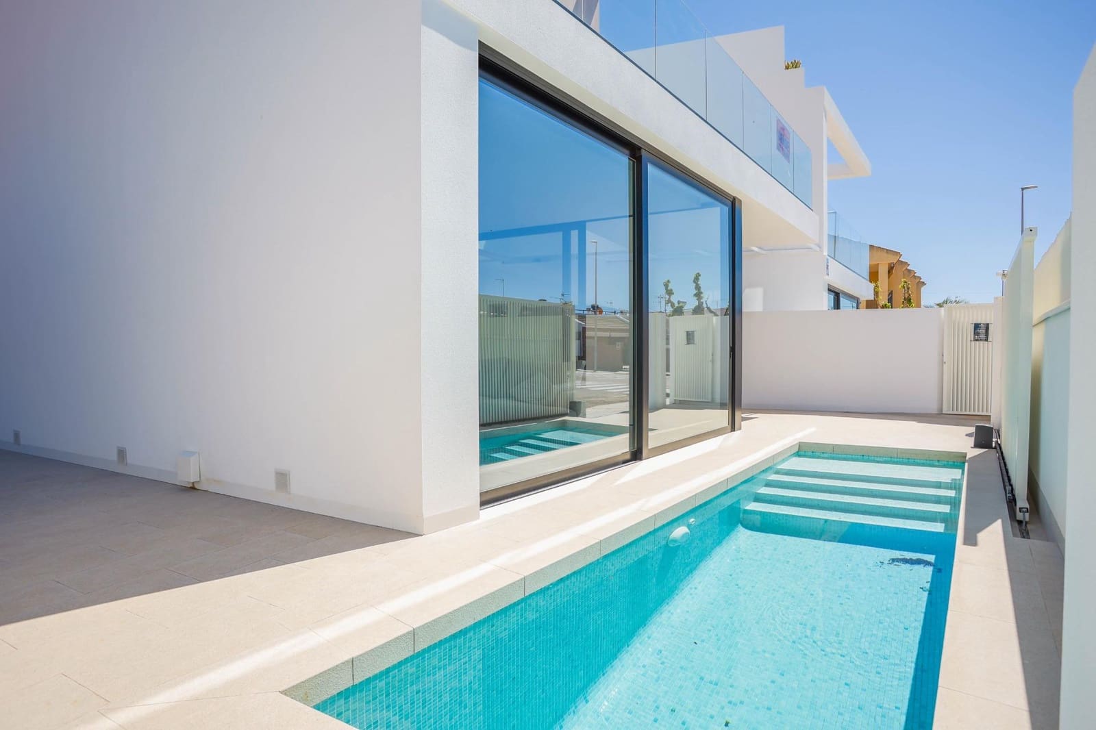 3 bedroom Villa for sale in Torre de la Horadada with pool garage - € 589,000 (Ref: 6475809)