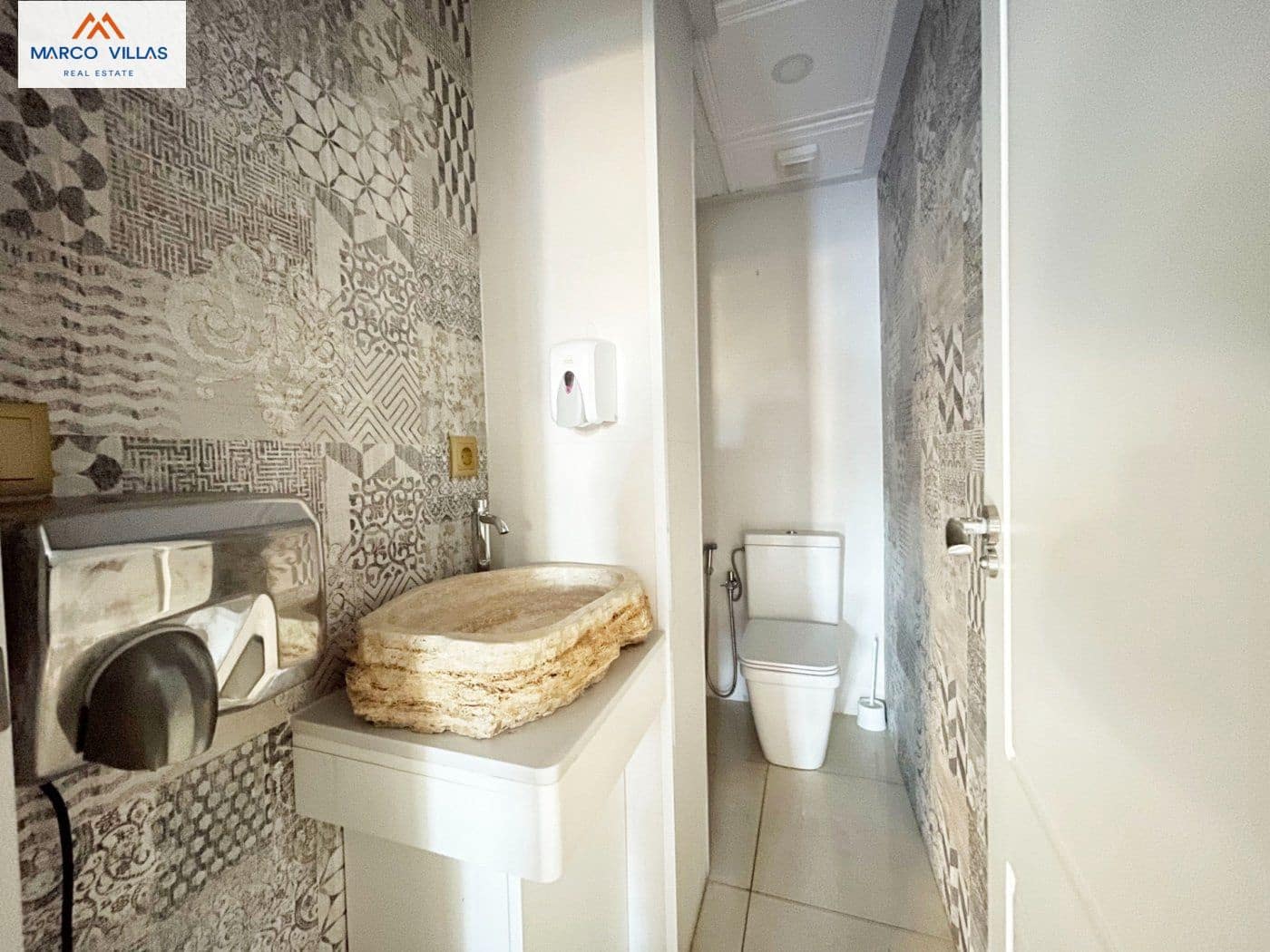 Comercial para venda em Guardamar del Segura - 195 000 € (Ref: 6699645)