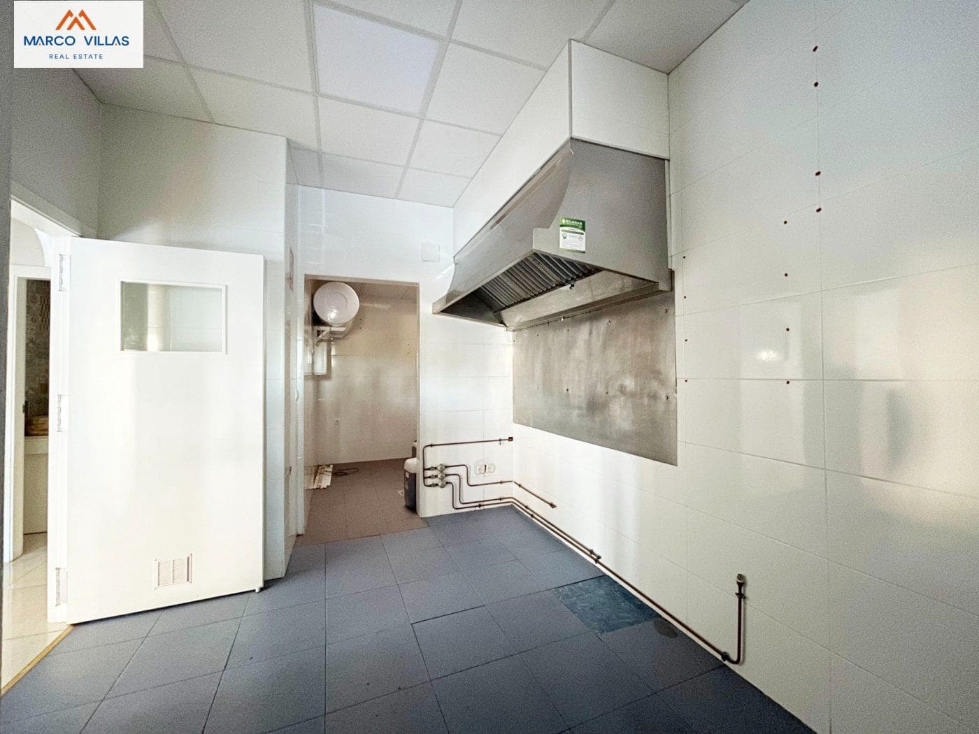 Comercial para venda em Guardamar del Segura - 195 000 € (Ref: 6699645)