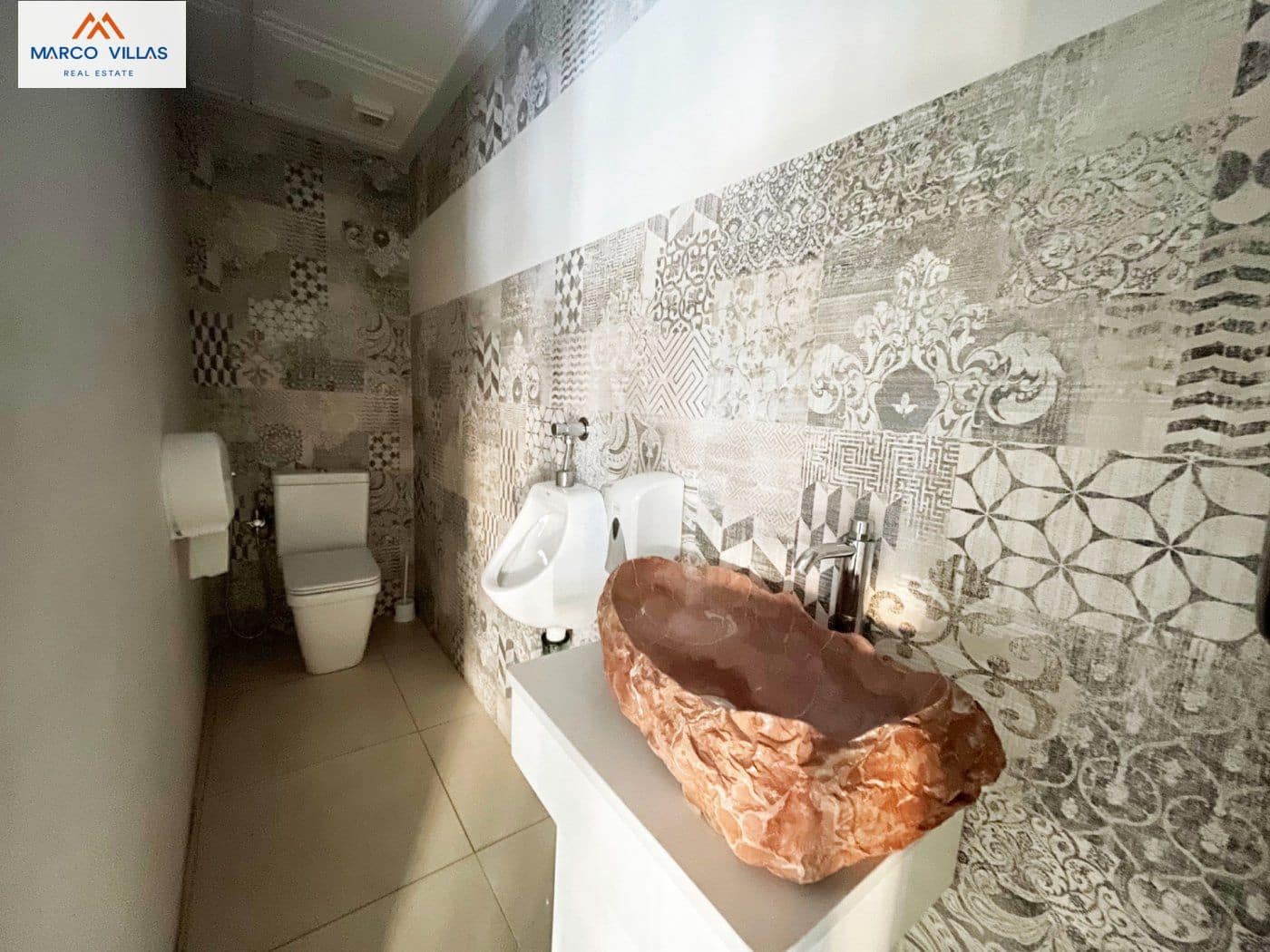 Comercial para venda em Guardamar del Segura - 195 000 € (Ref: 6699645)