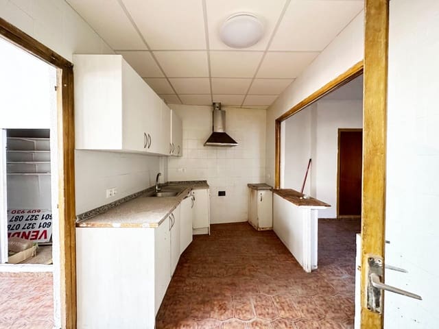 4 bedroom Flat for sale in Guardamar del Segura - € 225,000 (Ref: 7819066)