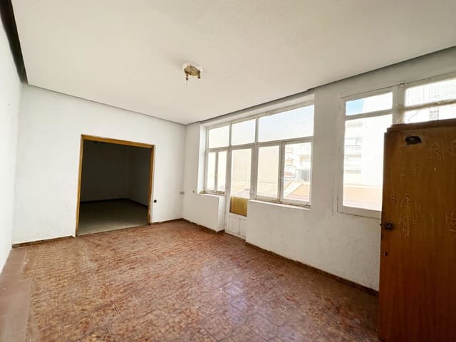 4 bedroom Flat for sale in Guardamar del Segura - € 225,000 (Ref: 7819066)