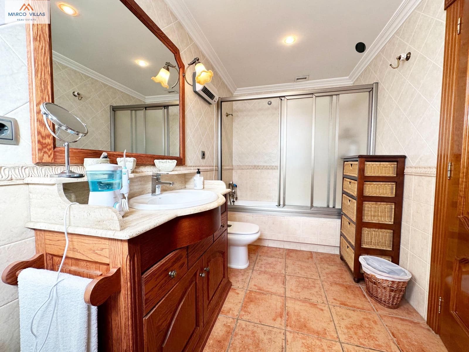 4 soverom Villa til salgs i Guardamar del Segura med garasje - € 485 000 (Ref: 8089735)