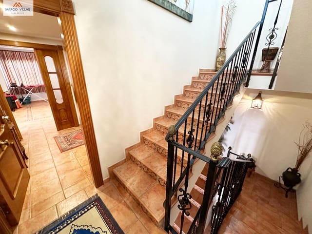 4 sypialnia Willa na sprzedaż w Guardamar del Segura z garażem - 485 000 € (Ref: 8089735)