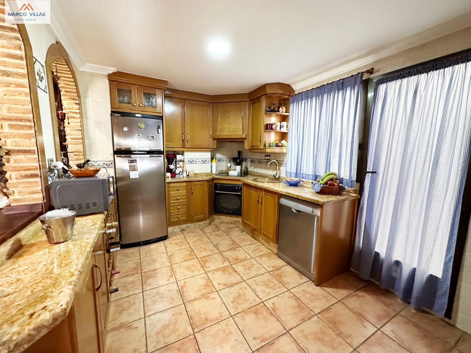 4 soverom Villa til salgs i Guardamar del Segura med garasje - € 485 000 (Ref: 8089735)