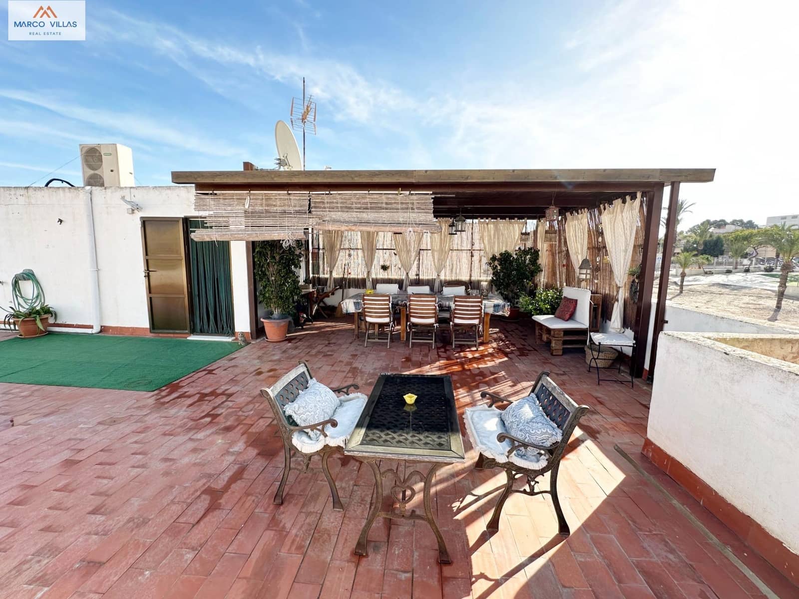 4 soverom Villa til salgs i Guardamar del Segura med garasje - € 485 000 (Ref: 8089735)