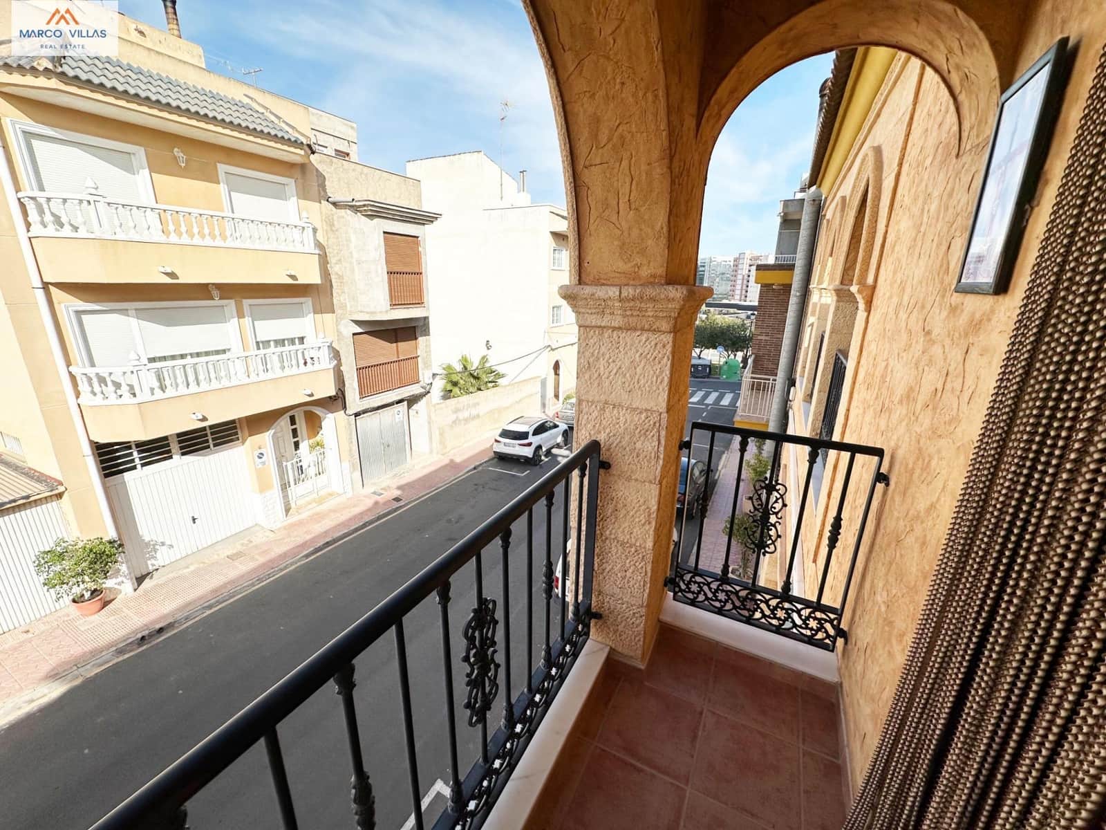 4 soverom Villa til salgs i Guardamar del Segura med garasje - € 485 000 (Ref: 8089735)