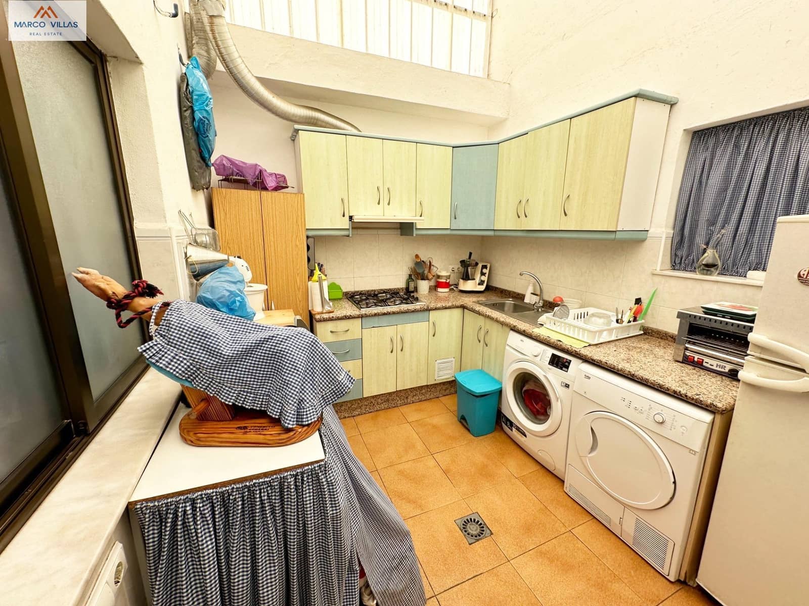 4 soverom Villa til salgs i Guardamar del Segura med garasje - € 485 000 (Ref: 8089735)