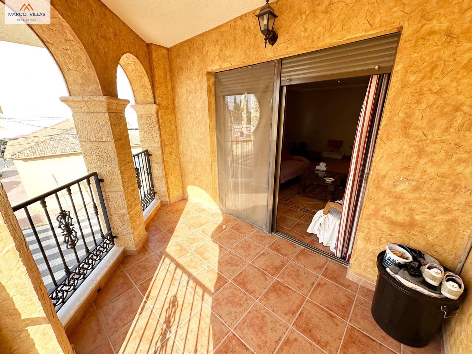 4 soverom Villa til salgs i Guardamar del Segura med garasje - € 485 000 (Ref: 8089735)