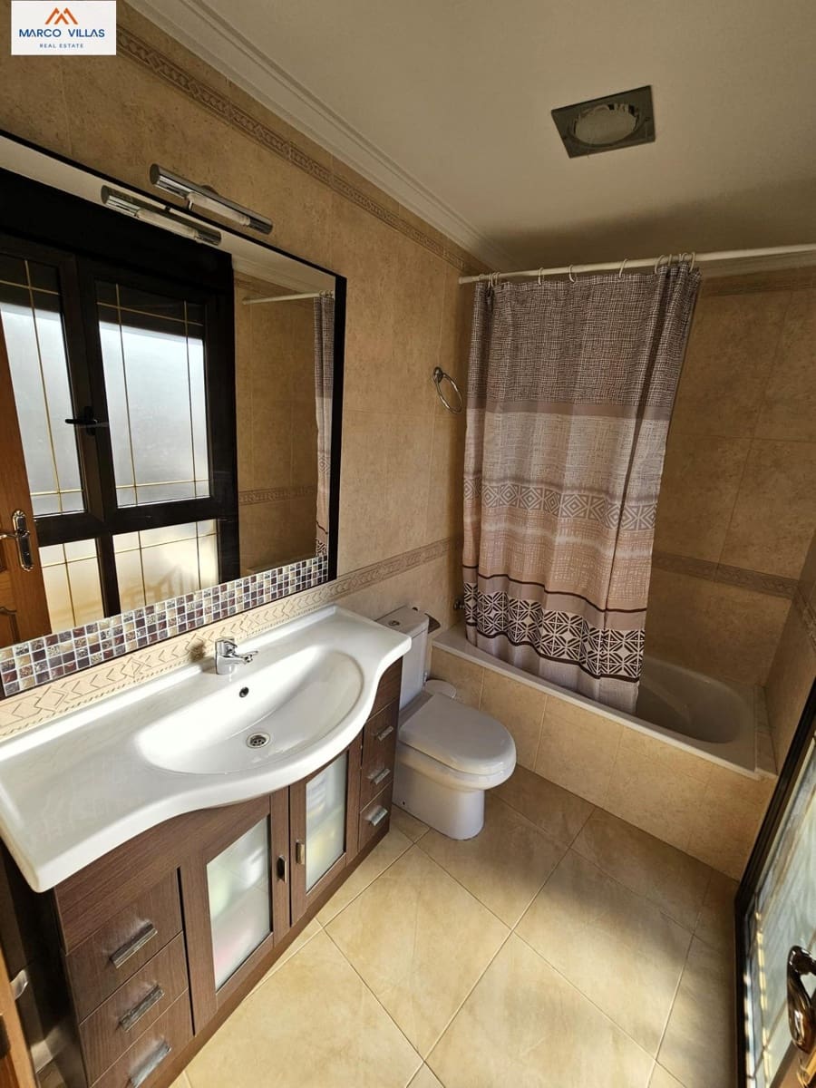 3 soverom Leilighet til salgs i Guardamar del Segura med garasje - € 330 000 (Ref: 8138863)