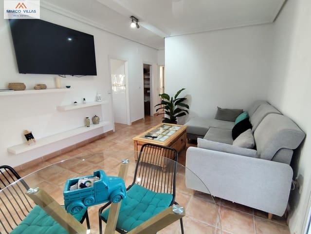 3 makuuhuone Huvila myytävänä paikassa Torrevieja mukana uima-altaan 
autotalli - 399 000 € (Ref: 8247752)