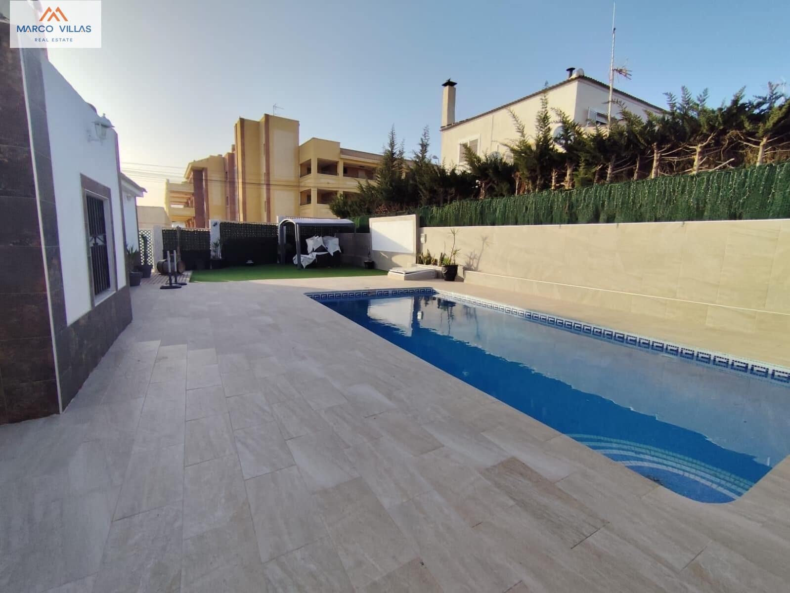 3 bedroom Villa for sale in Torrevieja with pool garage - € 399,000 (Ref: 8247752)