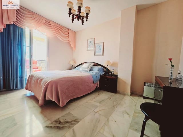 3 bedroom Penthouse for sale in Guardamar del Segura with garage - € 315,000 (Ref: 8289471)