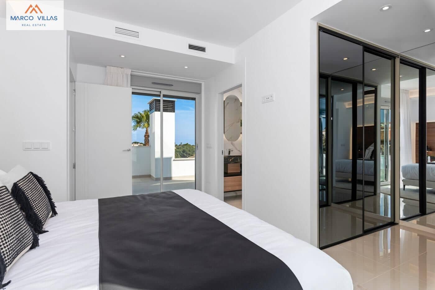 4 bedroom Villa for sale in Ciudad Quesada with pool garage - € 985,000 (Ref: 8589177)