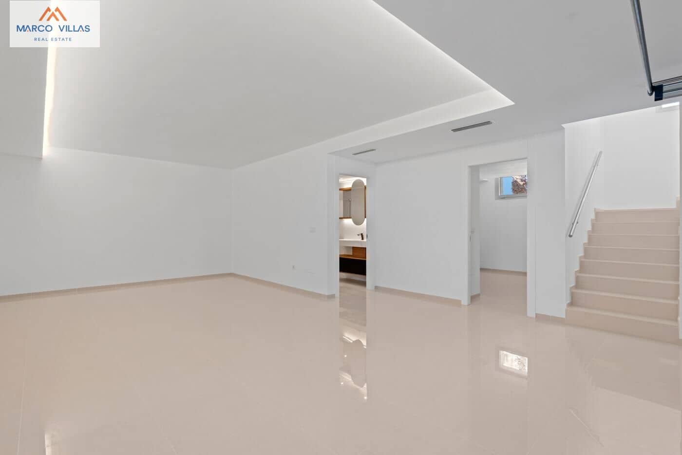 4 bedroom Villa for sale in Ciudad Quesada with pool garage - € 985,000 (Ref: 8589177)