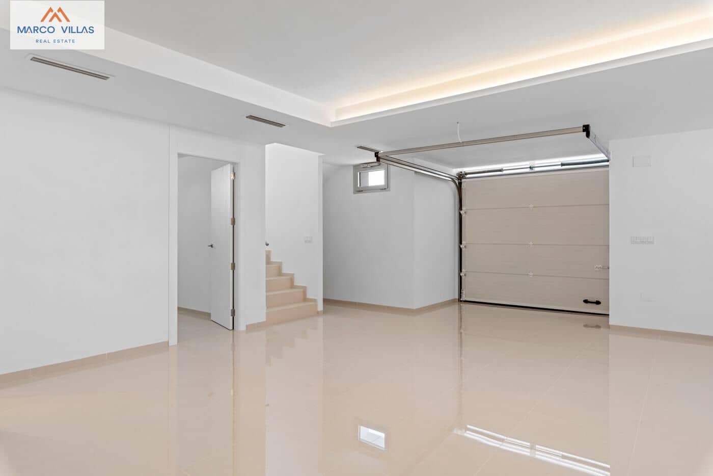 4 bedroom Villa for sale in Ciudad Quesada with pool garage - € 985,000 (Ref: 8589177)