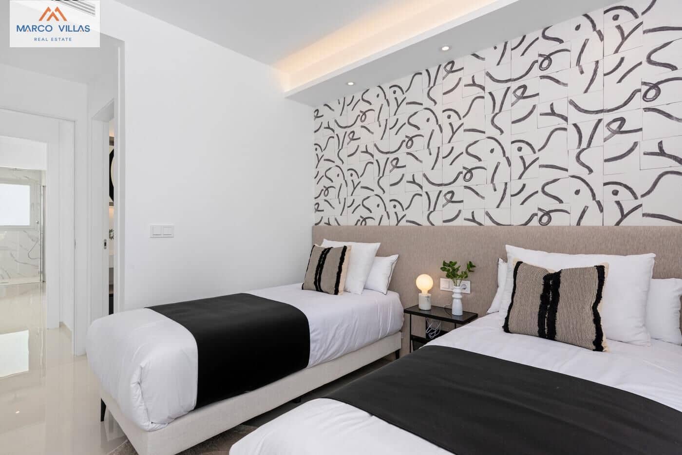 4 bedroom Villa for sale in Ciudad Quesada with pool garage - € 985,000 (Ref: 8589177)