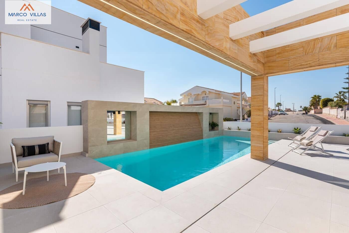 4 bedroom Villa for sale in Ciudad Quesada with pool garage - € 985,000 (Ref: 8589177)