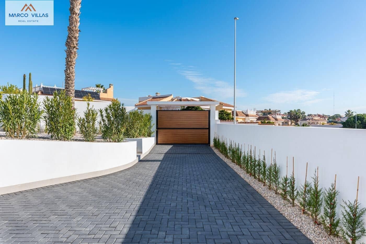 4 bedroom Villa for sale in Ciudad Quesada with pool garage - € 985,000 (Ref: 8589177)