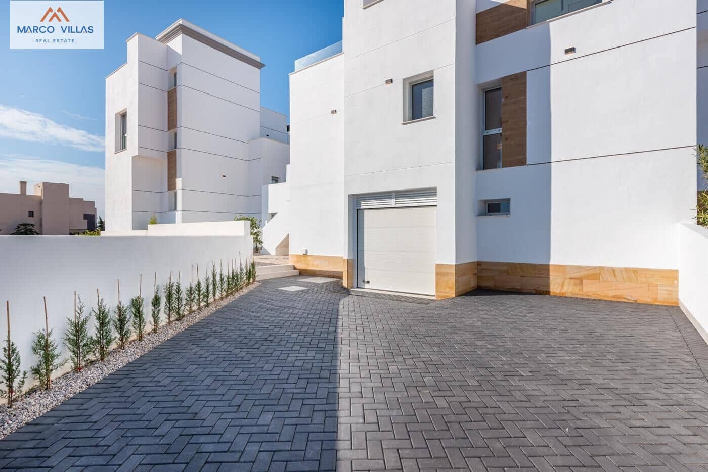 4 bedroom Villa for sale in Ciudad Quesada with pool garage - € 985,000 (Ref: 8589177)