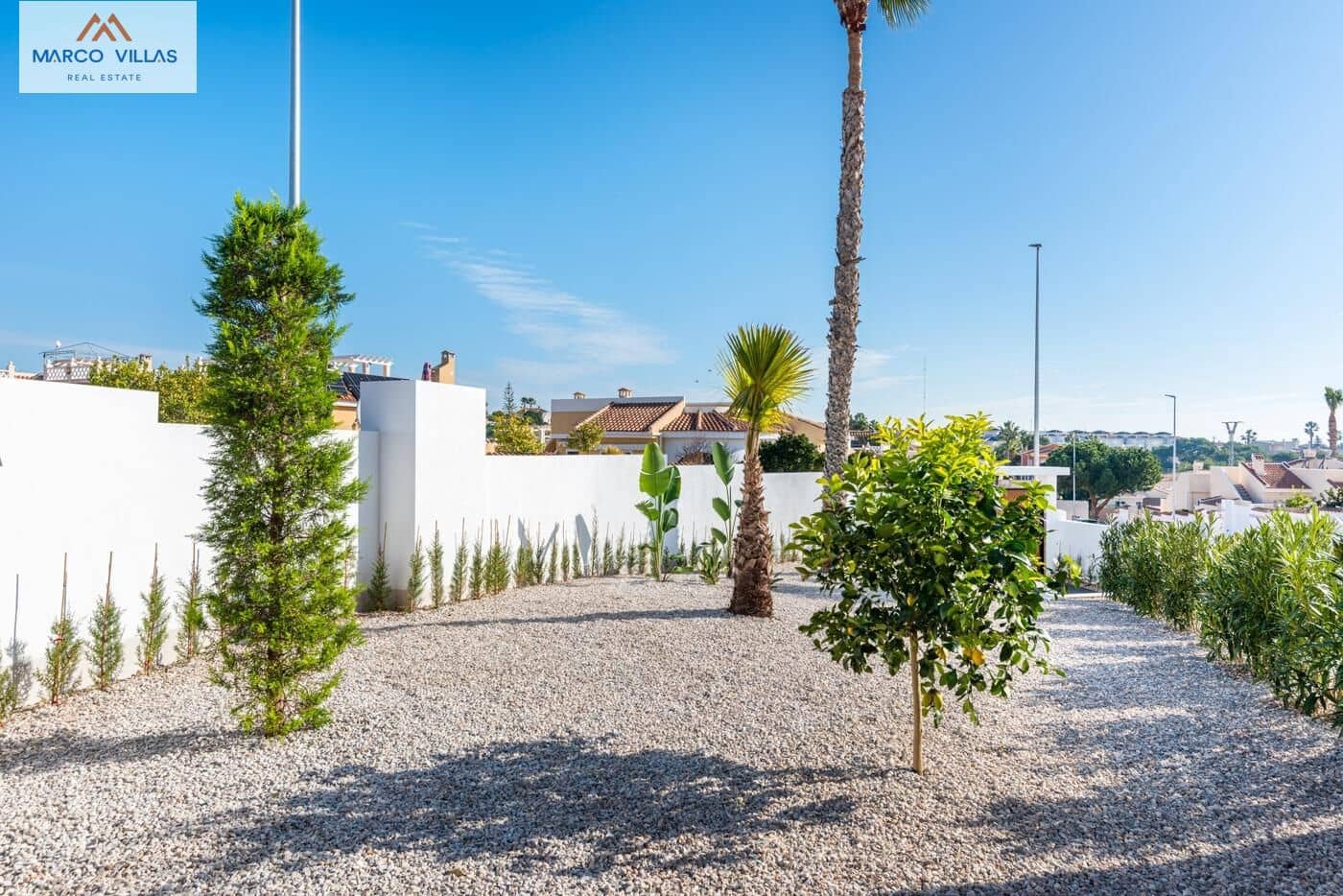 4 bedroom Villa for sale in Ciudad Quesada with pool garage - € 985,000 (Ref: 8589177)