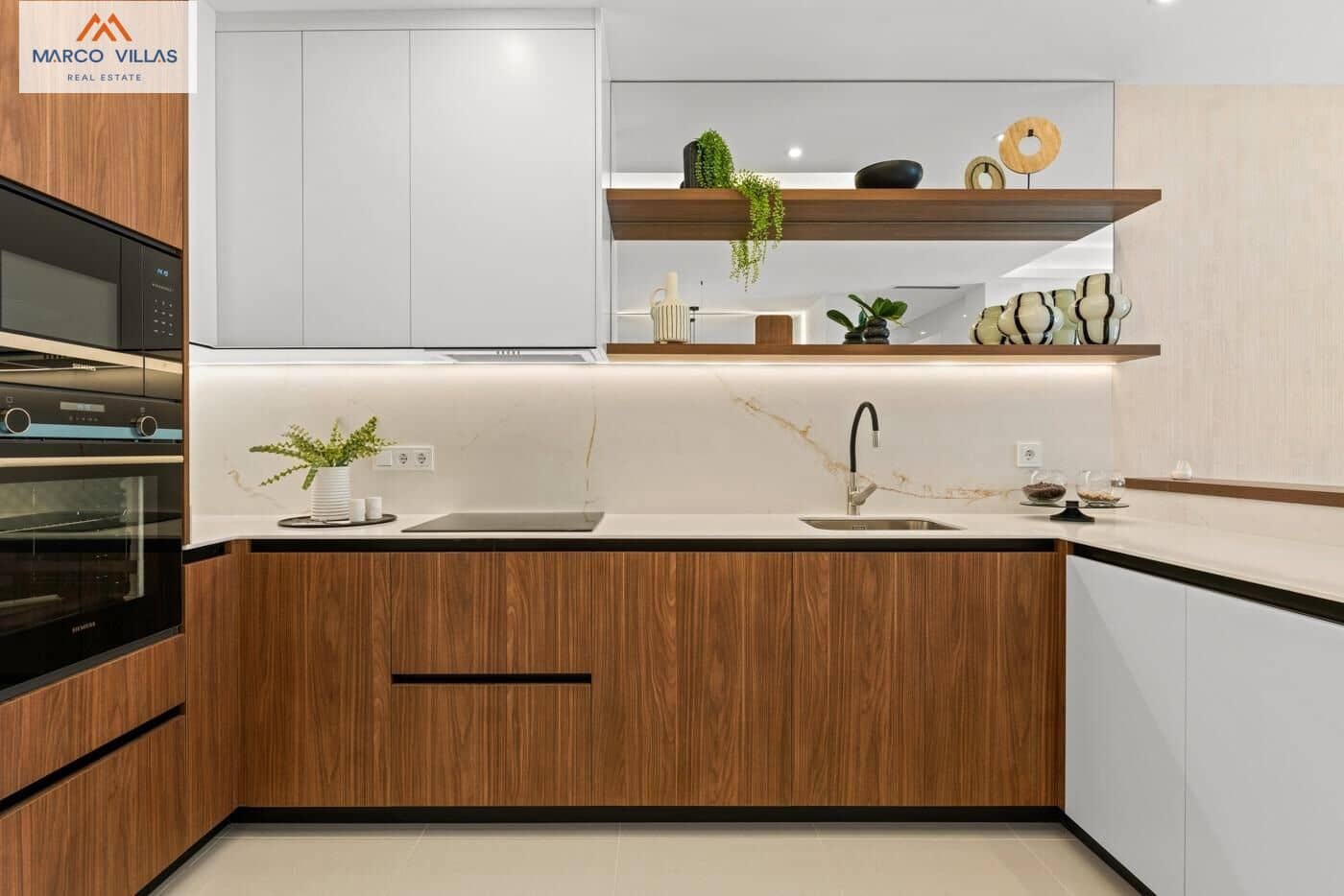 3 soverom Rekkehus til salgs i Ciudad Quesada med svømmebasseng garasje - € 397 000 (Ref: 8599843)