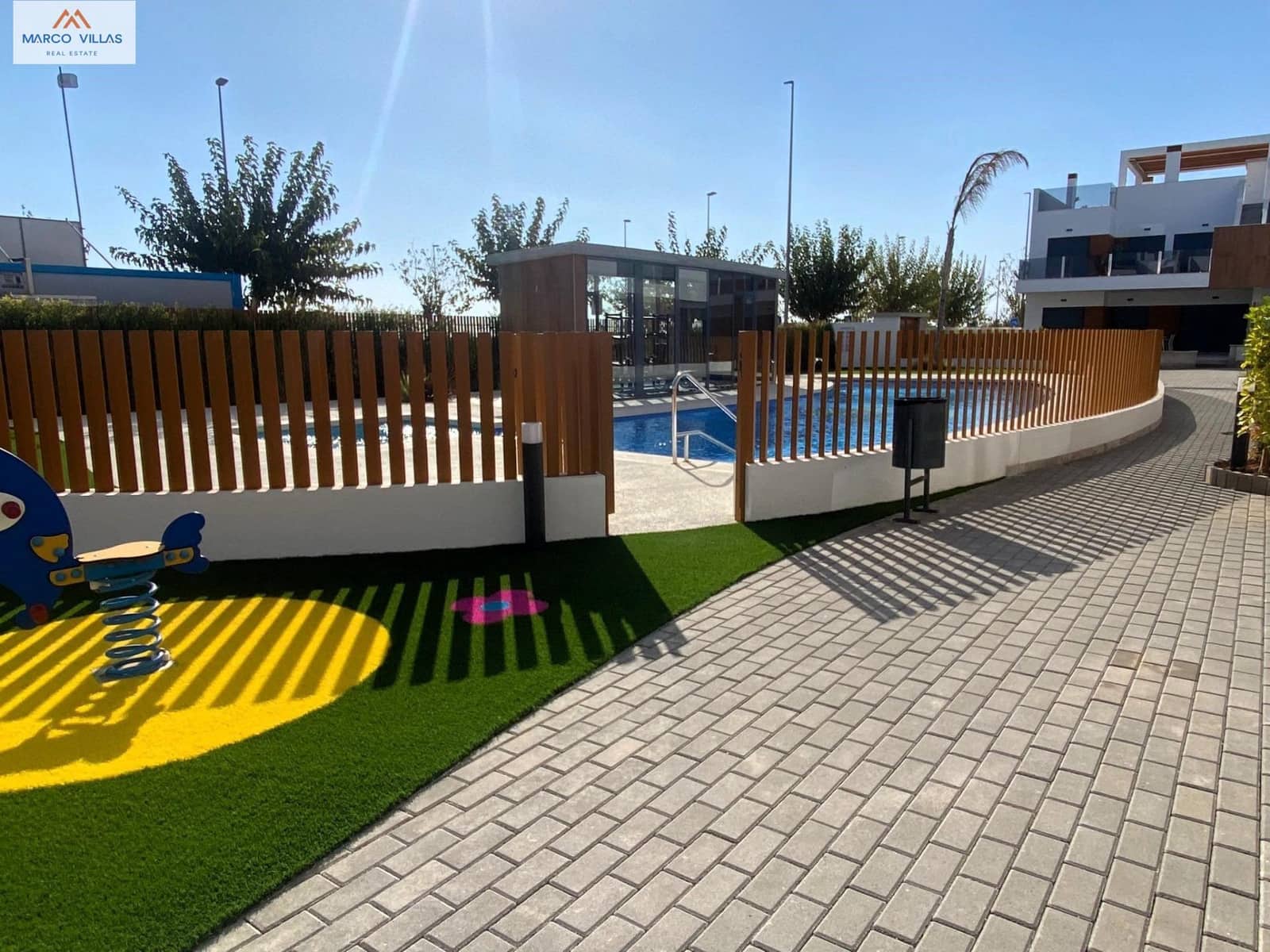 2 slaapkamer Appartement te koop in Pilar de la Horadada met zwembad garage - € 269.900 (Ref: 8672040)