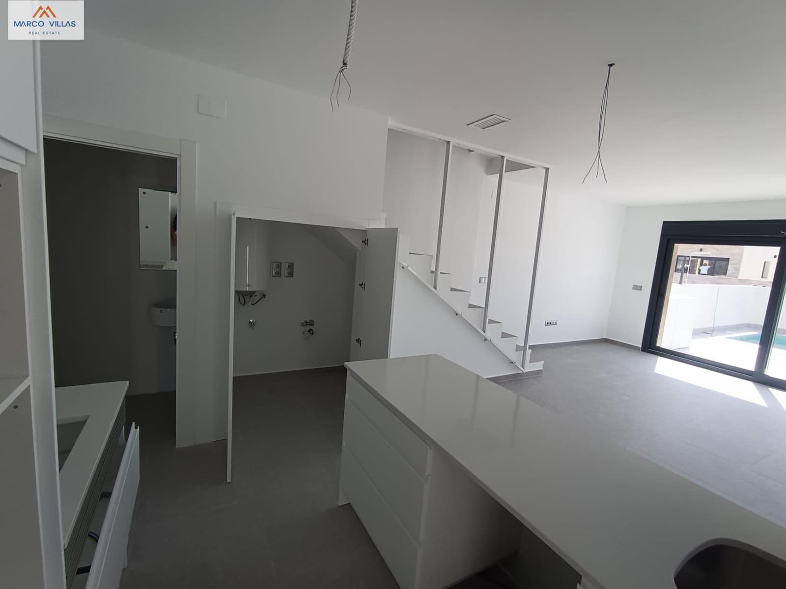 3 makuuhuone Huvila myytävänä paikassa Daya Nueva mukana uima-altaan - 290 000 € (Ref: 8741611)